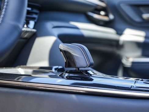 New 2025 Toyota Crown Signia Limited image 27