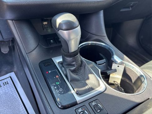 Used 2018 Toyota Highlander XLE w/ Carpet Mat Package (TMS) image 32