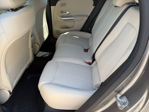 Used 2026 Mercedes-Benz GLA 250 4MATIC image 11