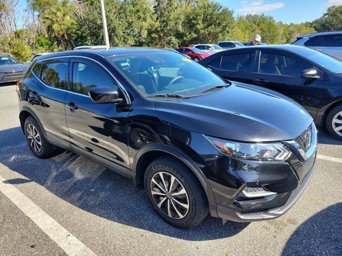 Used 2020 Nissan Rogue Sport S image 3