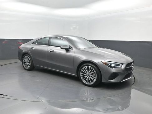 Used 2025 Mercedes-Benz CLA 250 4MATIC image 39