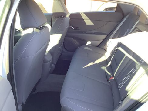 Used 2024 Hyundai Elantra SEL w/ Convenience Package image 9