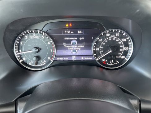 Used 2021 Nissan Armada SV image 16