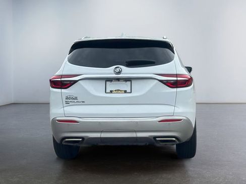 Used 2021 Buick Enclave Essence image 4