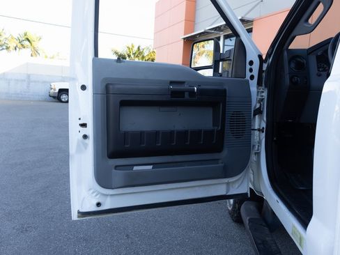 Used 2015 Ford F250 XL w/ Power Equipment Group image 19