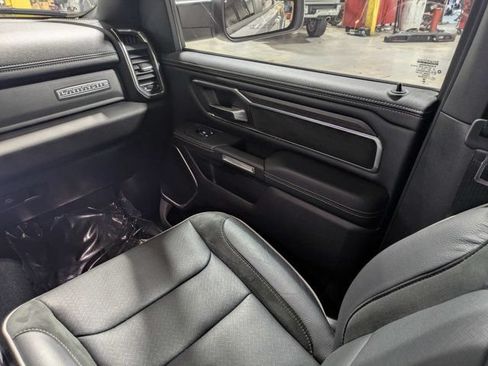 Used 2025 RAM 1500 Laramie w/ Sport Appearance Package AWD/4WD image 17