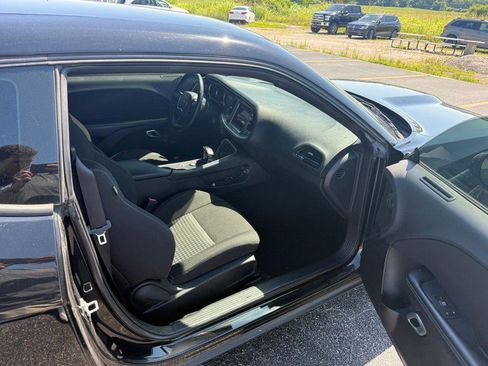 Used 2022 Dodge Challenger R/T RWD image 4