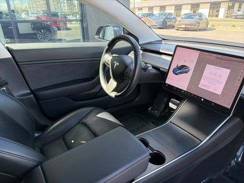 Used 2018 Tesla Model 3 Mid Range image 12