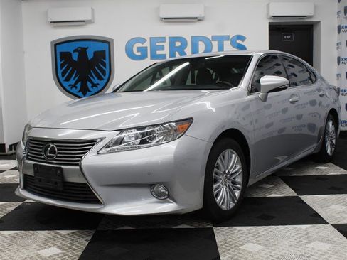 Used 2013 Lexus ES 350 w/ Luxury Pkg FWD image 1