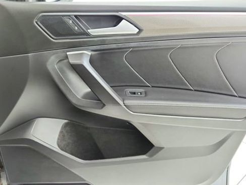 Used 2023 Volkswagen Tiguan SE R-Line image 23