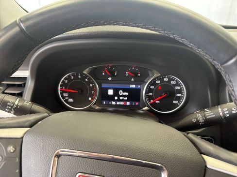 Used 2023 GMC Acadia SLT AWD/4WD image 7