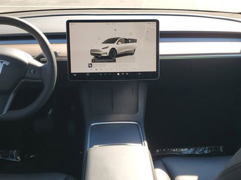 Used 2024 Tesla Model Y Long Range image 15