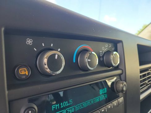 Used 2025 GMC Savana 3500 LT w/ LT Preferred Equipment Group RWD image 24