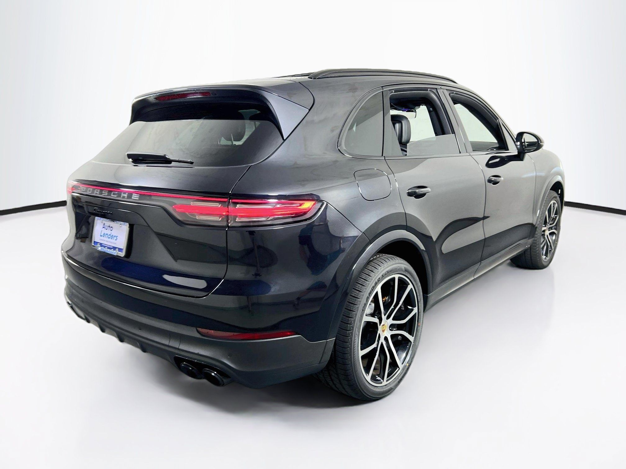 Used 2021 Porsche Cayenne AWD/4WD image 5