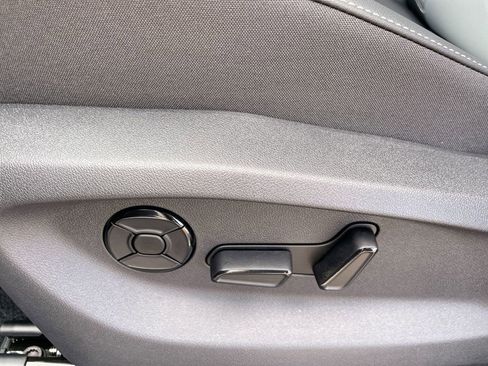 New 2025 Volkswagen Tiguan SE R-Line image 37