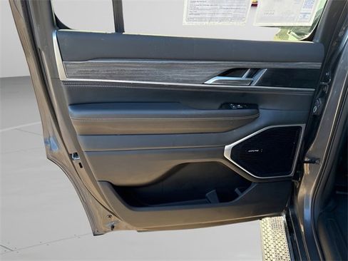 Used 2022 Jeep Wagoneer Series II image 15