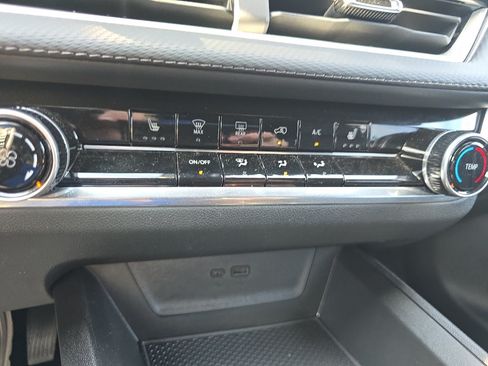 Used 2025 Chevrolet Equinox LT FWD image 27