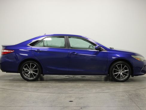 Used 2016 Toyota Camry XSE image 9