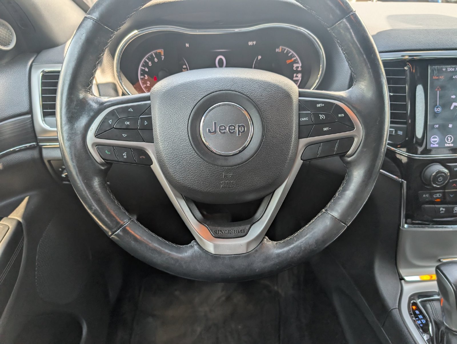 Used 2019 Jeep Grand Cherokee Limited w/ Trailer Tow Group IV AWD/4WD image 18