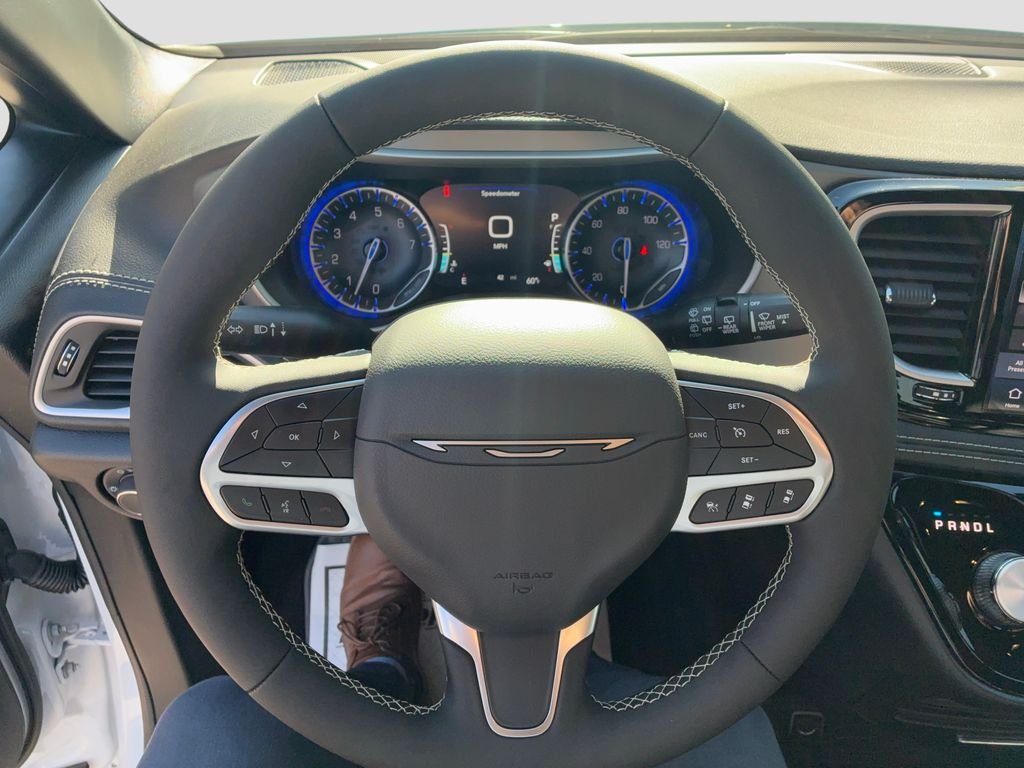 New 2027 Chrysler Pacifica Select FWD image 12
