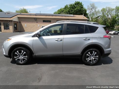Used 2016 Toyota RAV4 LE FWD image 8
