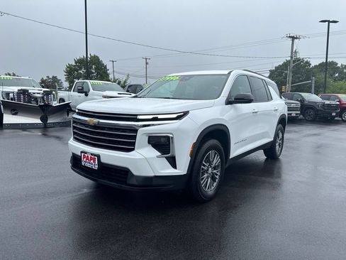 Used 2025 Chevrolet Traverse LT AWD/4WD image 10
