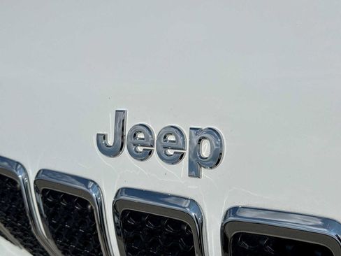 Used 2020 Jeep Cherokee Limited AWD/4WD image 11