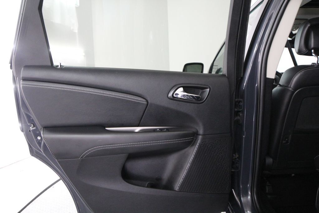 Used 2018 Dodge Journey Crossroad w/ Nav & Sun Group AWD/4WD image 36