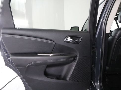 Used 2018 Dodge Journey Crossroad w/ Nav & Sun Group AWD/4WD image 36
