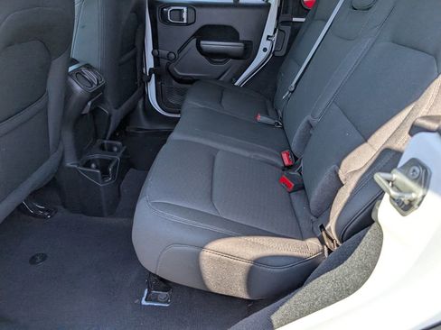 Used 2021 Jeep Wrangler Unlimited Willys image 8