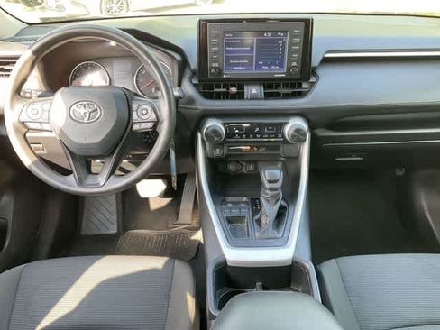 Used 2022 Toyota RAV4 LE image 18