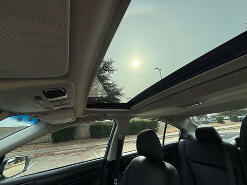 Used 2017 Subaru Legacy 3.6R Limited image 31