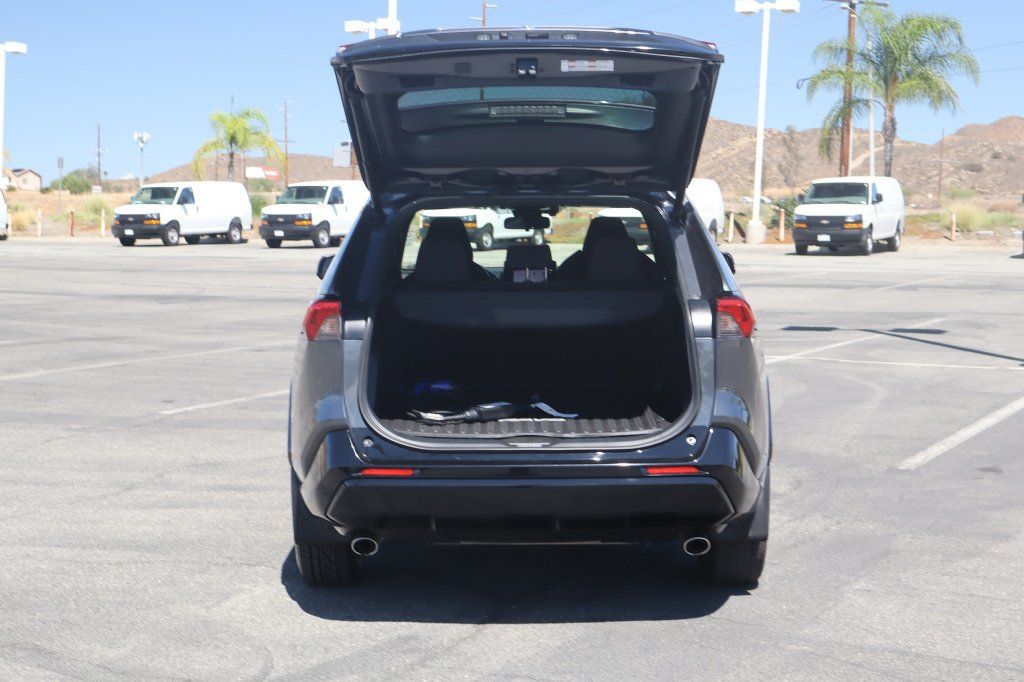 Used 2021 Toyota RAV4 SE w/ Weather & Moonroof Package AWD/4WD image 33