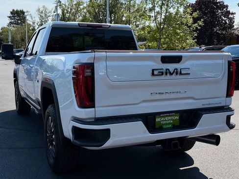 Used 2025 GMC Sierra 2500 Denali Ultimate AWD/4WD image 3