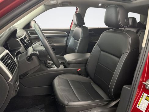 Used 2023 Volkswagen Atlas SEL image 11