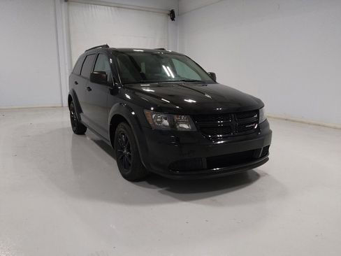 Used 2020 Dodge Journey SE w/ Blacktop Package FWD image 13