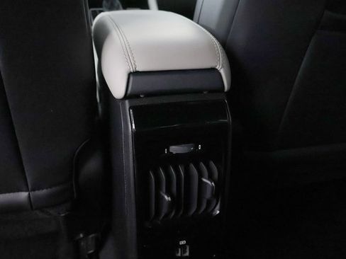 Used 2023 Jeep Compass Latitude w/ Sun and Sound Group AWD/4WD image 45