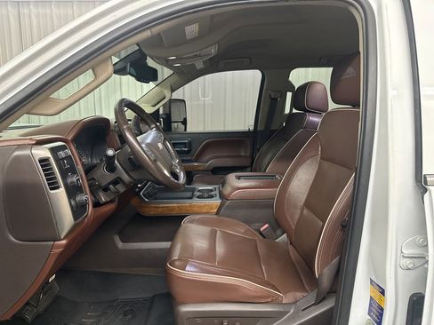 Used 2017 Chevrolet Silverado 2500 High Country w/ Duramax Plus Package image 11