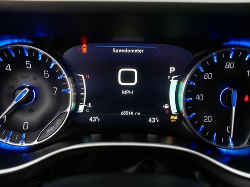 Certified 2024 Chrysler Pacifica Touring-L image 21