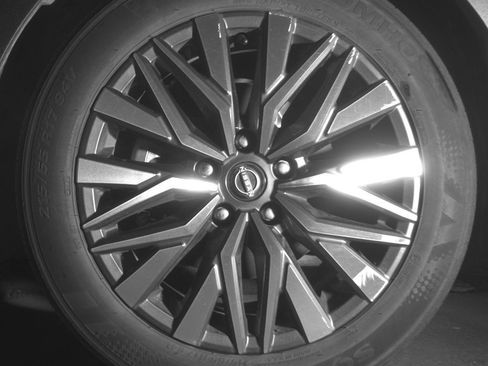 Used 2025 Nissan Altima 2.5 SV image 12