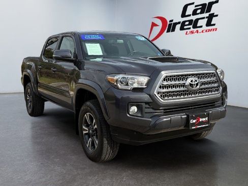 Used 2017 Toyota Tacoma TRD Sport w/ Tow Package (A/T) image 1