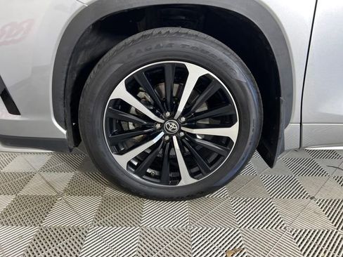 Used 2022 Toyota Highlander XSE image 23