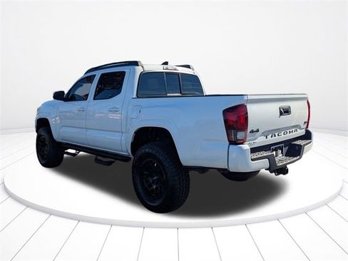 Used 2022 Toyota Tacoma SR image 12