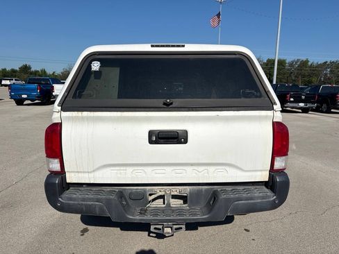 Used 2016 Toyota Tacoma SR RWD image 5