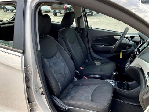 Used 2018 Chevrolet Spark LT image 7