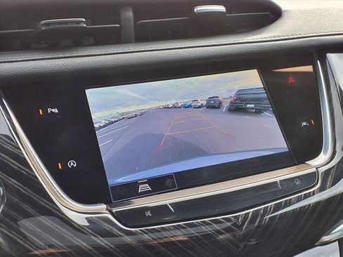 Used 2025 Cadillac XT6 Premium Luxury image 11