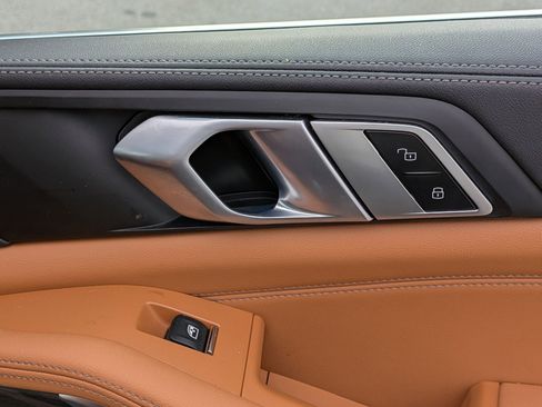 Used 2024 BMW X5 xDrive40i w/ Premium Package image 37