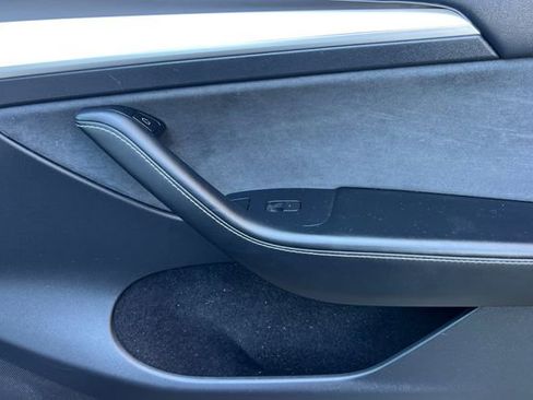 Used 2023 Tesla Model Y Long Range AWD/4WD image 21