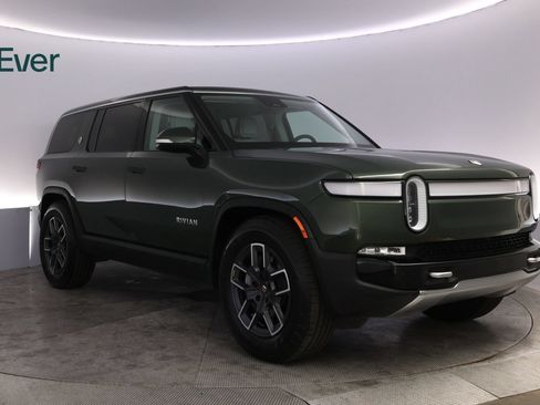 Used 2024 Rivian R1S Adventure Dual AWD/4WD image 13