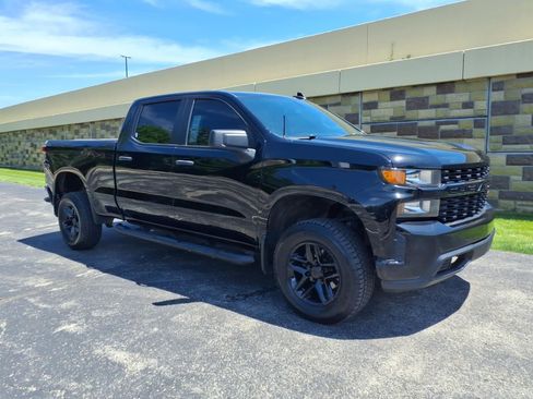 Used 2021 Chevrolet Silverado 1500 Custom Trail Boss w/ LPO, Dark Essentials Package AWD/4WD image 1